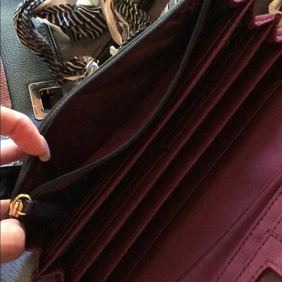 Liz Claiborne Navy Blue Wallet - Picture 4 of 4